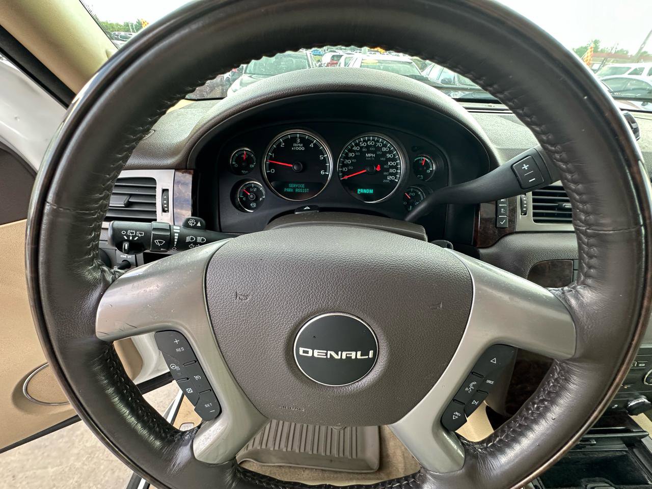 Used 2014 GMC Yukon XL Denali image 13