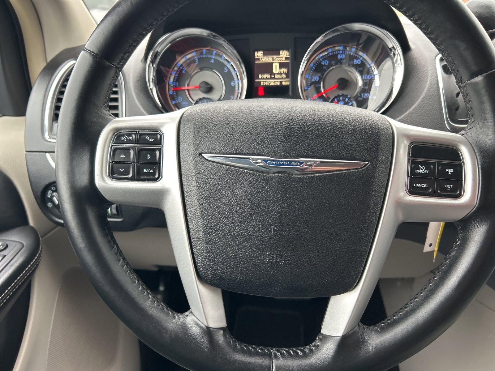 Used 2016 Chrysler Town & Country Touring image 14