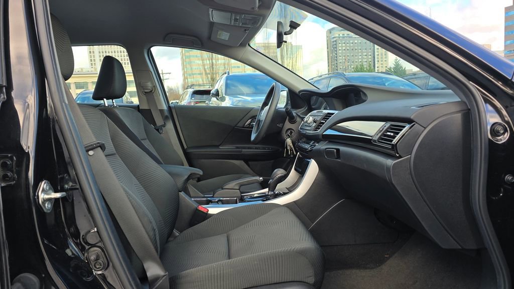 Used 2016 Honda Accord LX image 11
