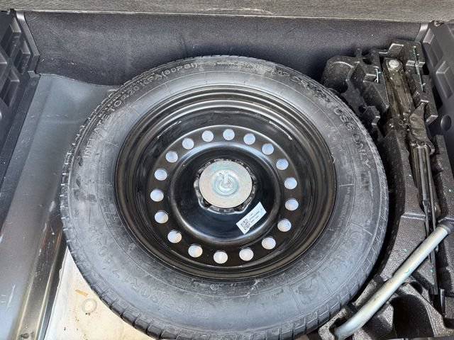 Used 2020 Volkswagen Atlas Cross Sport SE w/ Panoramic Sunroof Package FWD image 20
