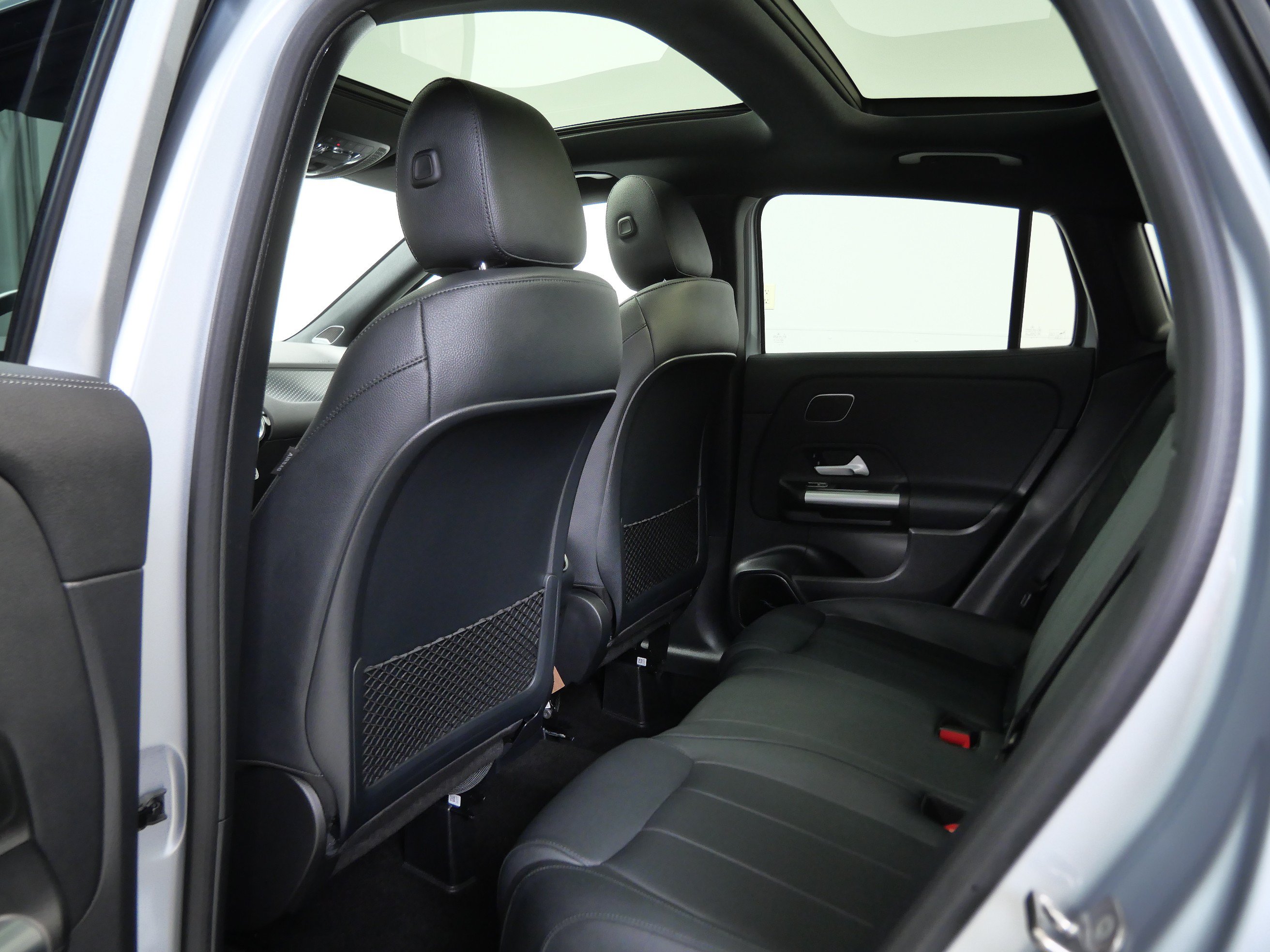 Certified 2025 Mercedes-Benz GLA 250 4MATIC image 16