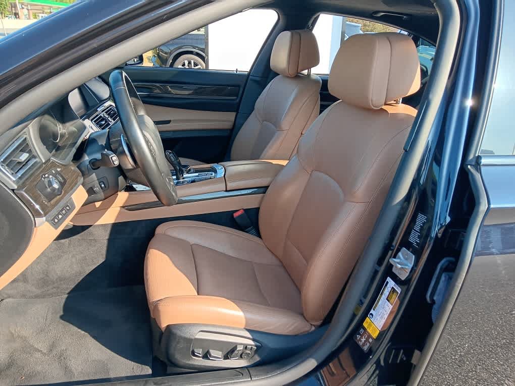 Used 2015 BMW 750i xDrive AWD/4WD image 7