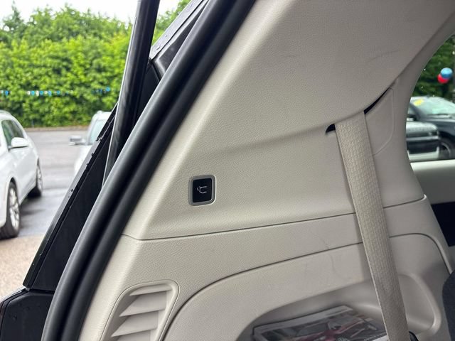 Used 2023 Chrysler Voyager LX FWD image 21