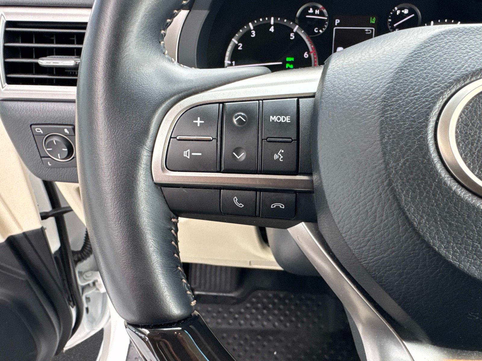 Certified 2023 Lexus GX 460 Premium w/ Accessory Package AWD/4WD image 31