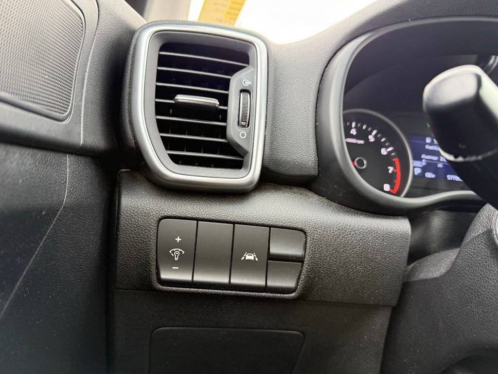 Used 2021 Kia Sportage LX image 12