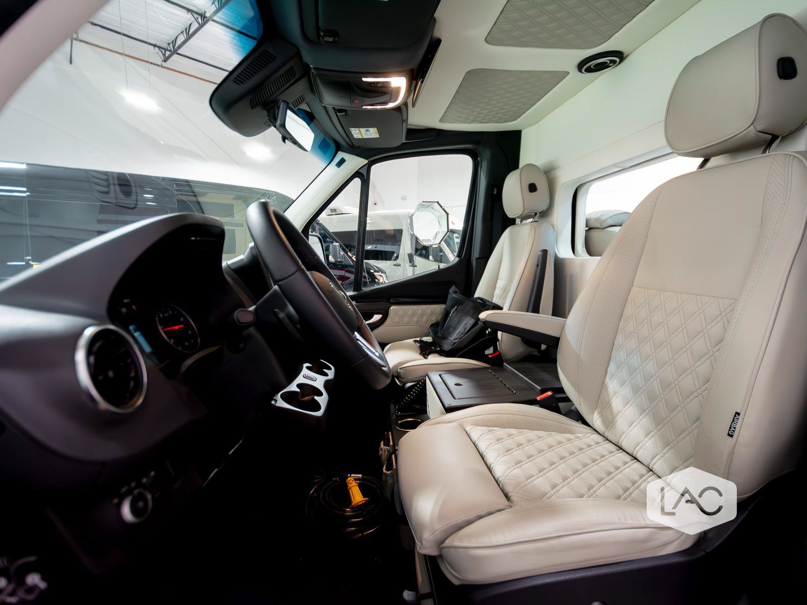 Used 2024 Mercedes-Benz Sprinter 3500 image 21
