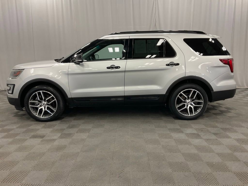 Used 2016 Ford Explorer Sport w/ Equipment Group 401A AWD/4WD image 9