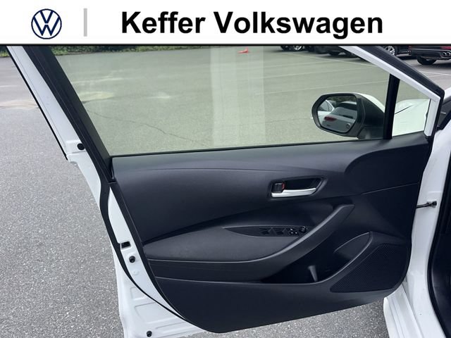 Used 2020 Toyota Corolla LE FWD image 14