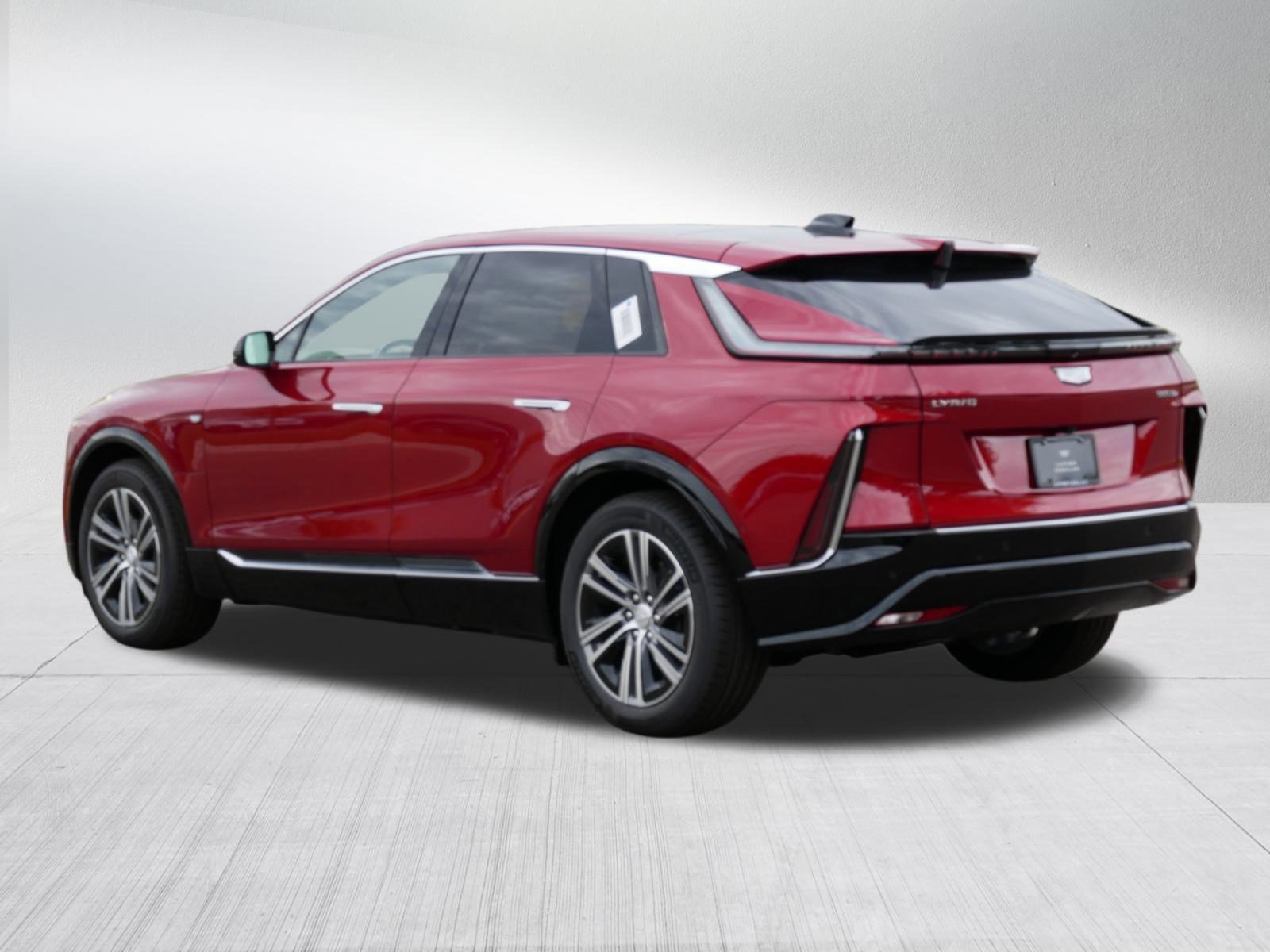 Used 2026 Cadillac Lyriq Premium Luxury w/ LPO, Floor Liner Package AWD/4WD image 4