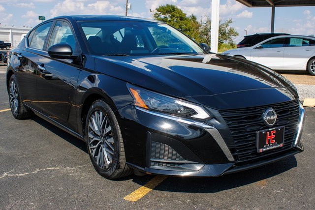 Used 2024 Nissan Altima 2.5 SV