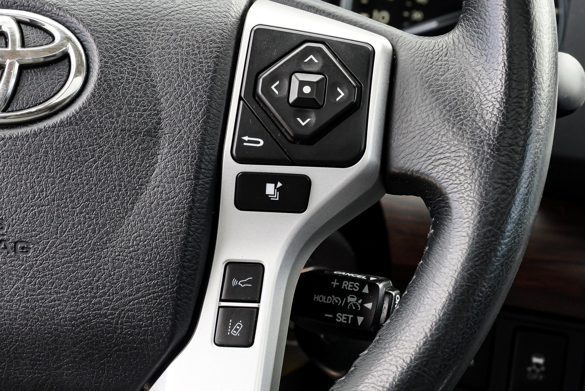 Used 2019 Toyota Tundra Limited w/ Limited Premium Package AWD/4WD image 35