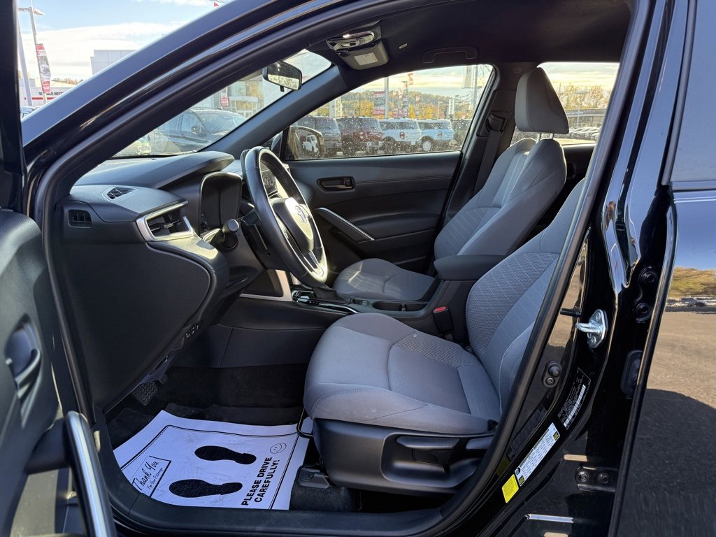 Used 2023 Toyota Corolla Cross SE image 14