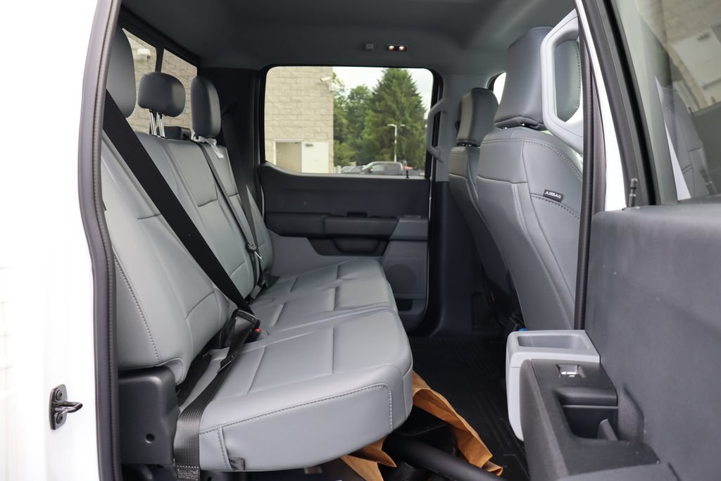 Used 2025 Ford F550 4x4 Crew Cab Super Duty image 28