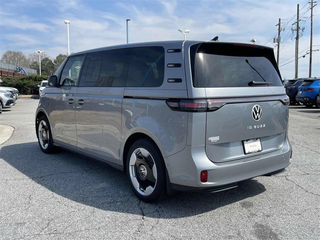 New 2025 Volkswagen ID. Buzz Pro S RWD image 8