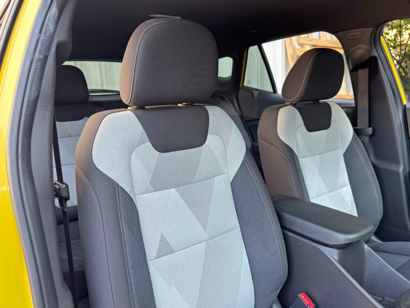 Used 2025 Chevrolet Trax RS w/ Driver Confidence Package FWD image 33