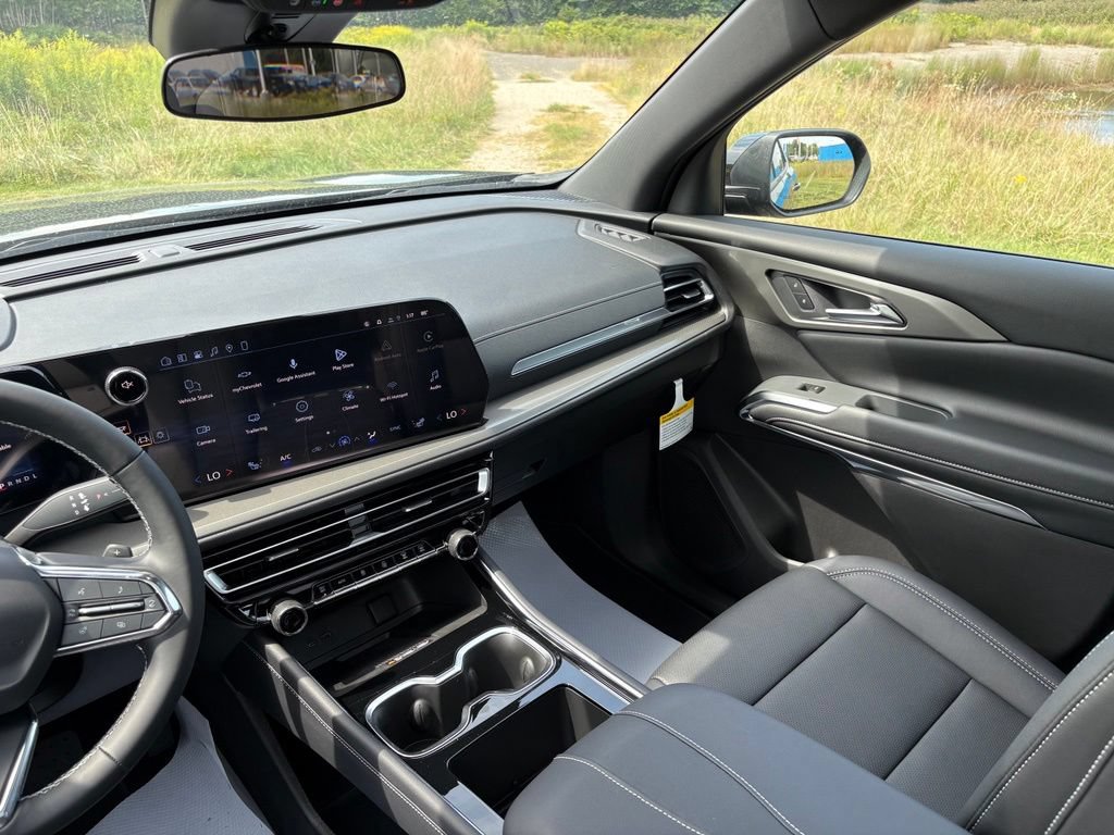 New 2027 Chevrolet Traverse LT w/ Sun and Wheel Package AWD/4WD image 48