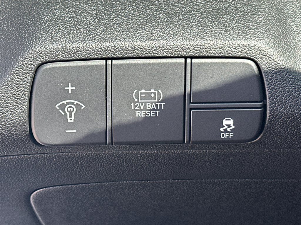 New 2026 Hyundai Elantra Hybrid FWD image 22
