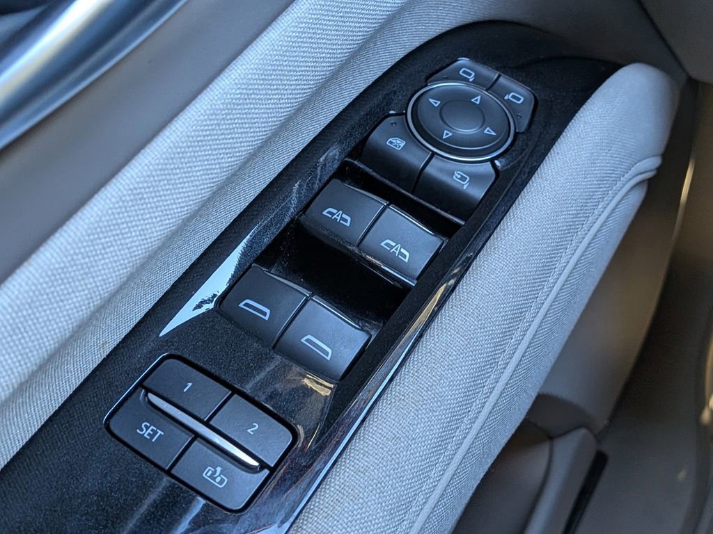 Used 2023 Cadillac Escalade Premium Luxury Platinum w/ LPO, Radiant Package image 30