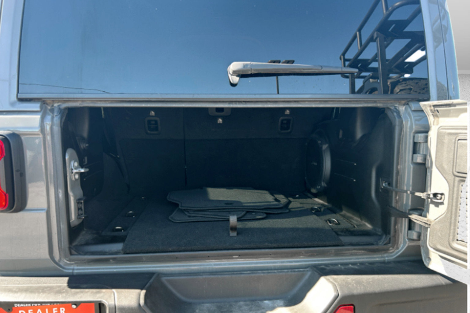 Used 2022 Jeep Wrangler Unlimited Rubicon w/ Xtreme Recon 35" Tire Package image 18