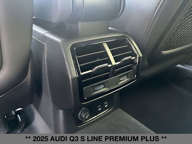 Used 2025 Audi Q3 2.0T Premium Plus w/ Premium Plus Package image 16