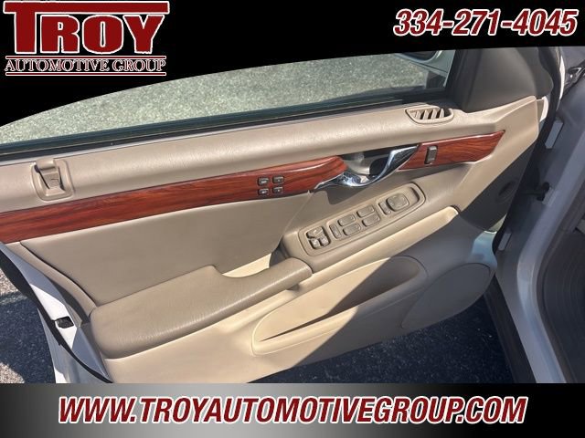 Used 2004 Cadillac De Ville w/ Equipment Group FWD image 26