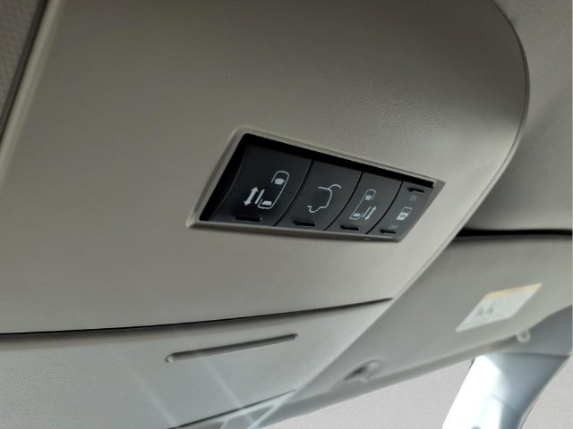 Used 2013 Chrysler Town & Country Touring-L w/ Driver Convenience Group FWD image 28