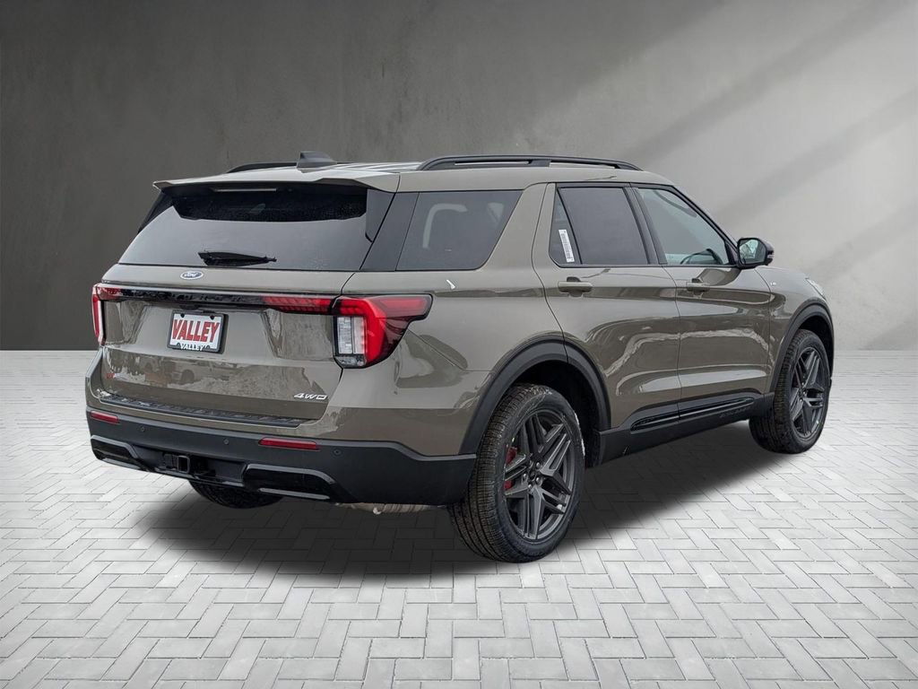 New 2026 Ford Explorer ST-Line w/ ST-Line Street Pack image 9
