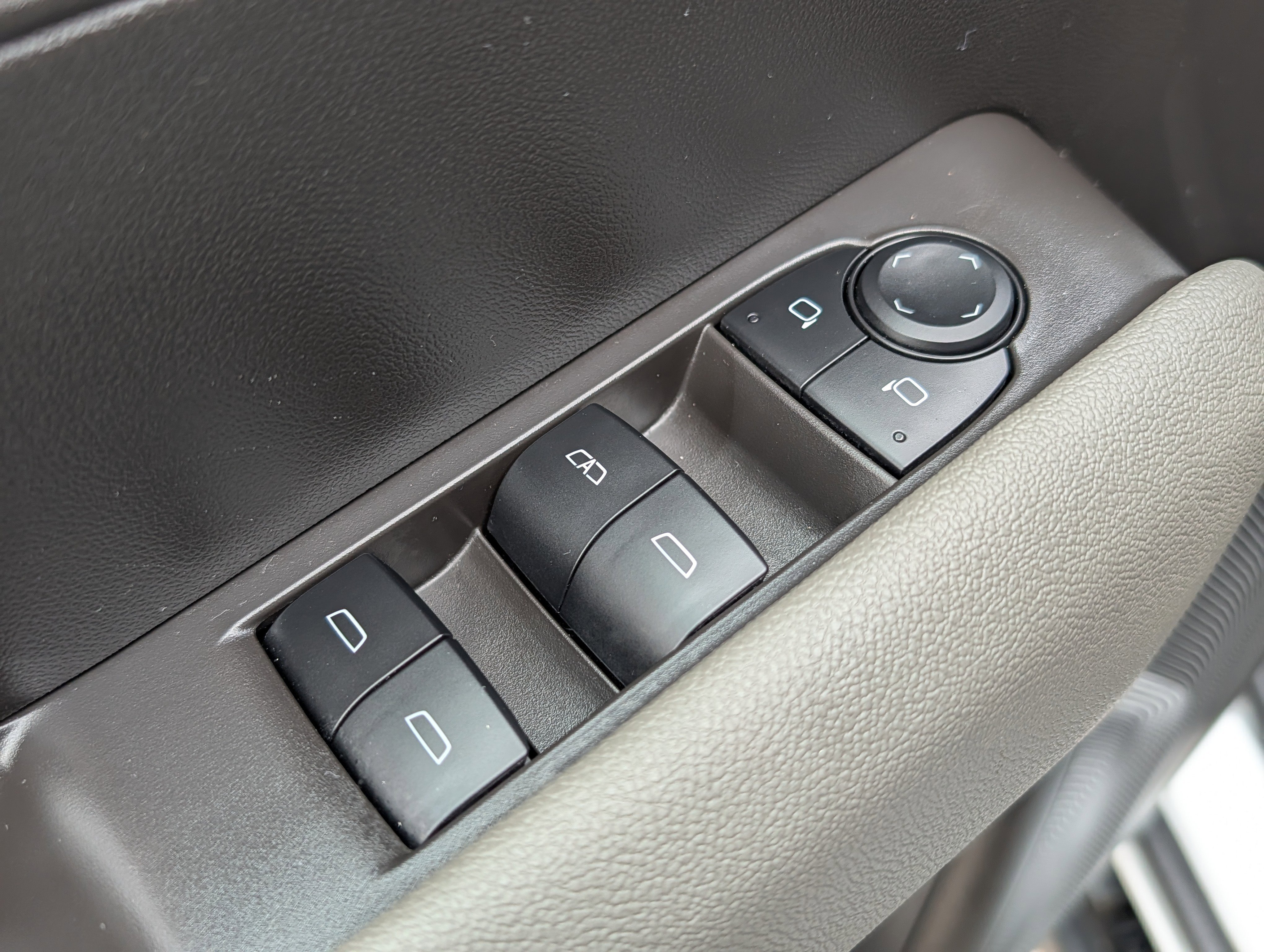 Certified 2025 Chevrolet Colorado ZR2 w/ Technology Package AWD/4WD image 14