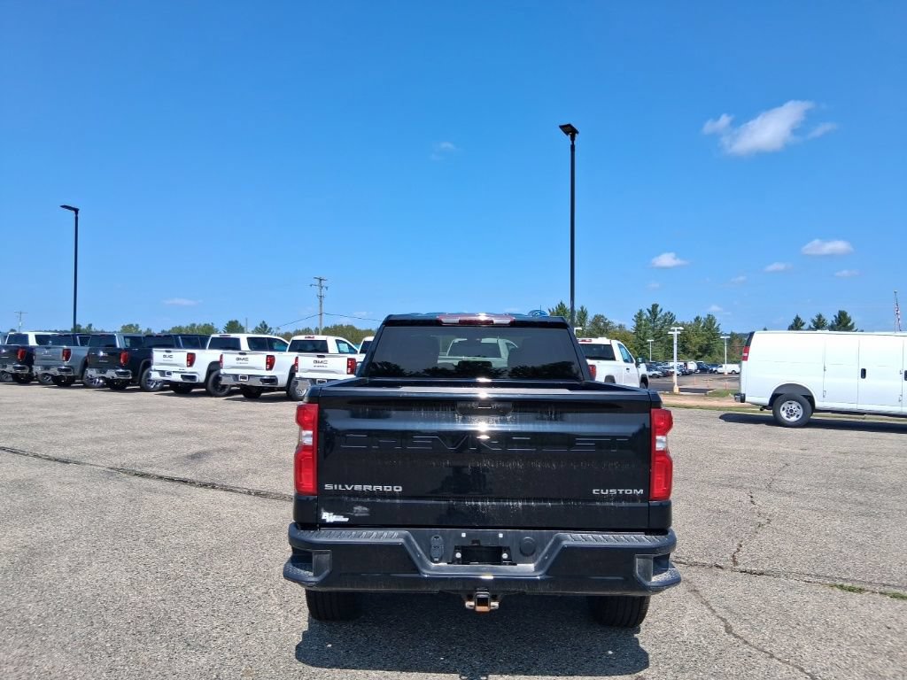 Used 2022 Chevrolet Silverado 1500 Custom Trail Boss AWD/4WD image 4