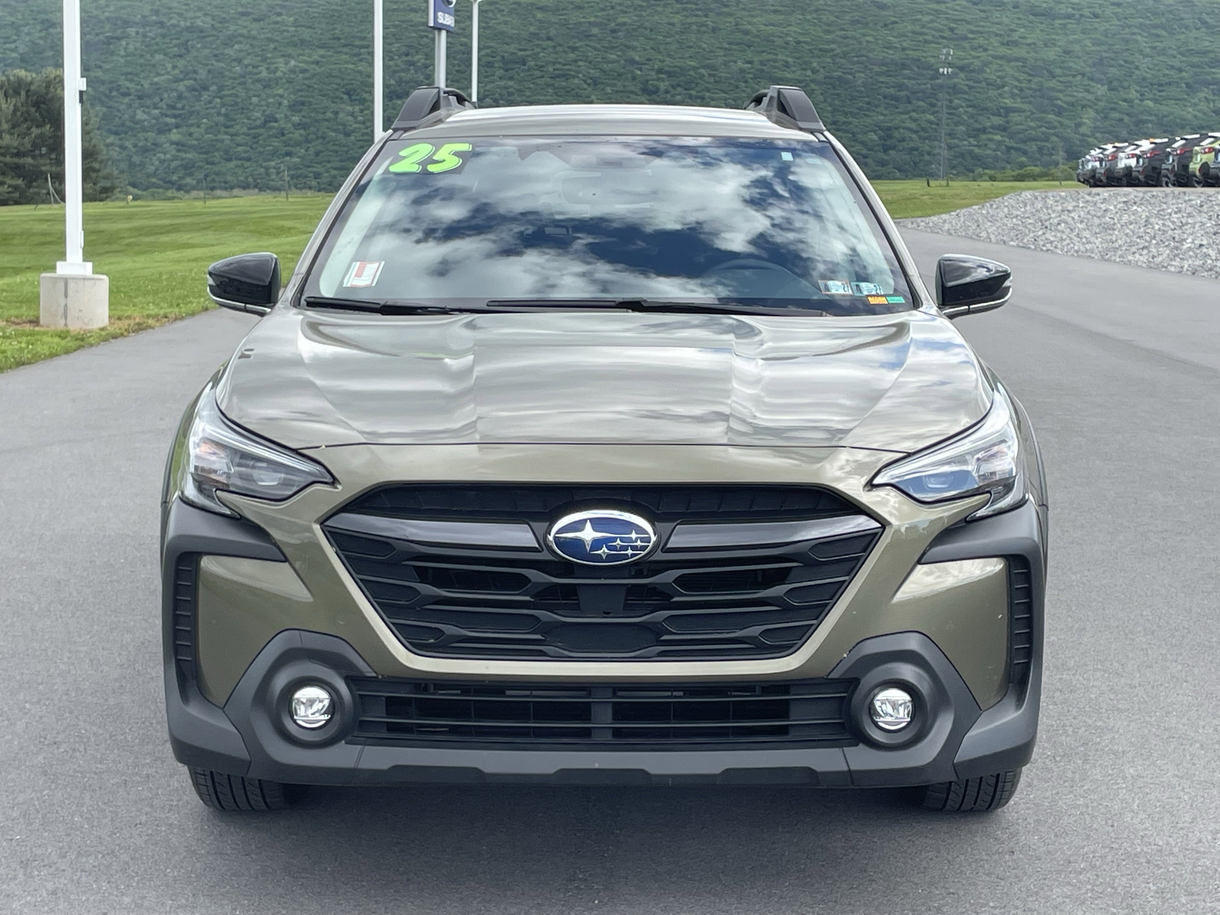 Certified 2025 Subaru Outback Premium w/ Popular Package #1A AWD/4WD image 9