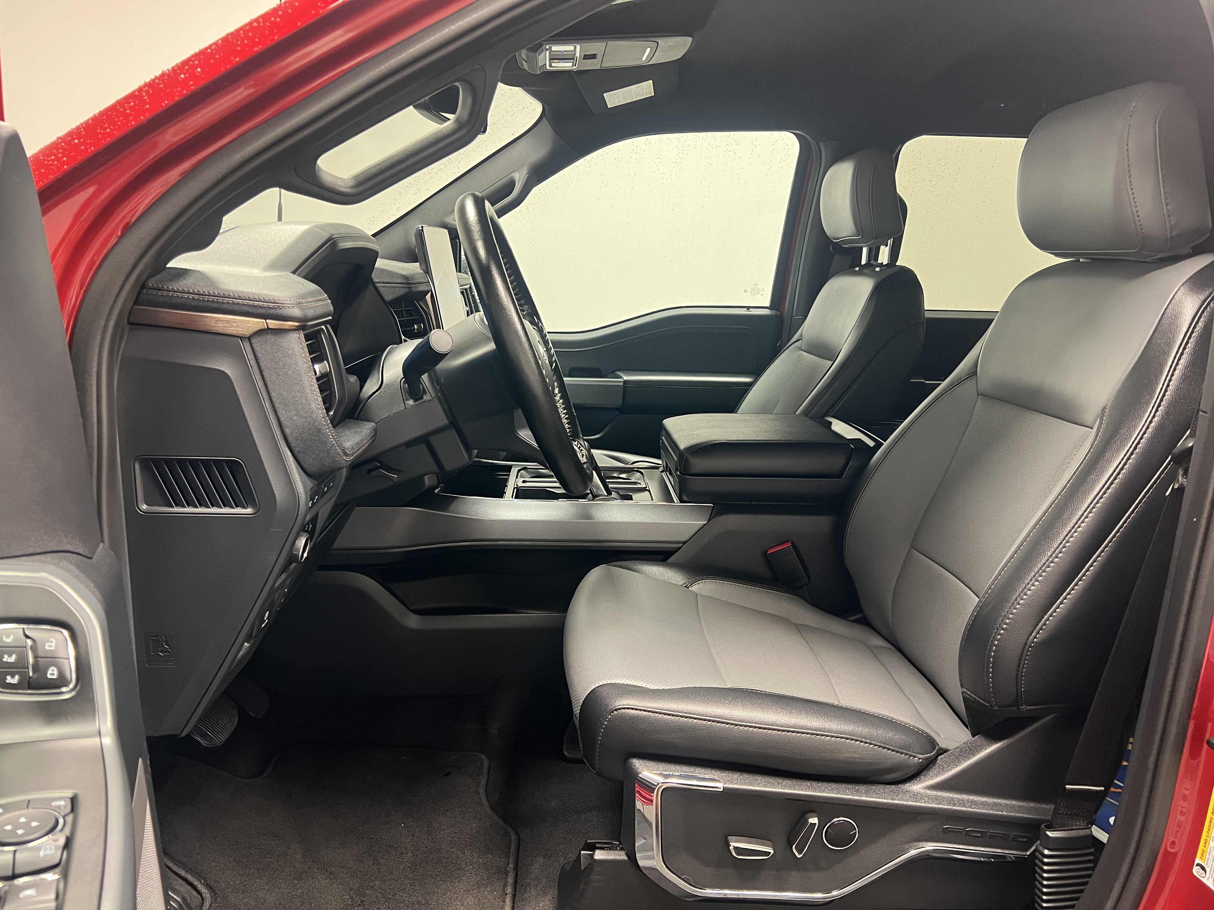 Used 2023 Ford F150 Lightning Lariat AWD/4WD image 14