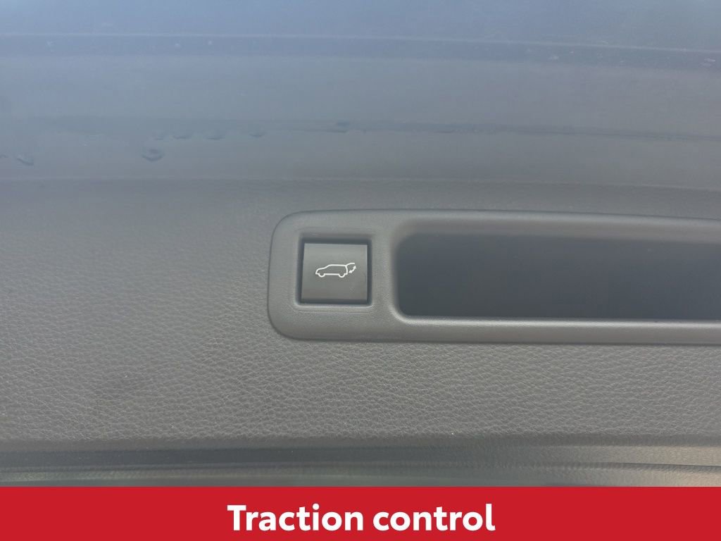 Used 2024 Toyota Highlander LE image 17