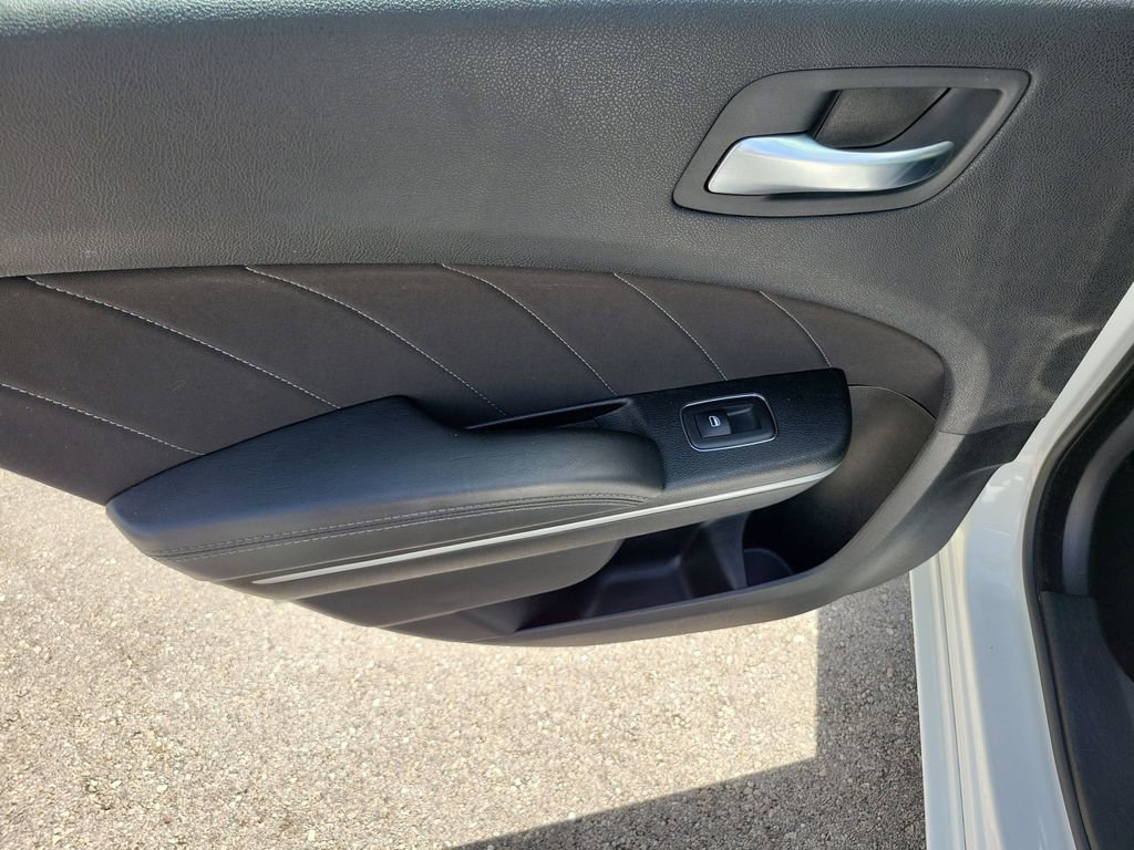 Used 2023 Dodge Charger SXT RWD image 9