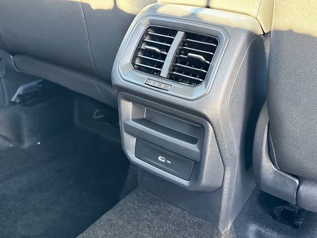 New 2025 Volkswagen Taos SE image 23