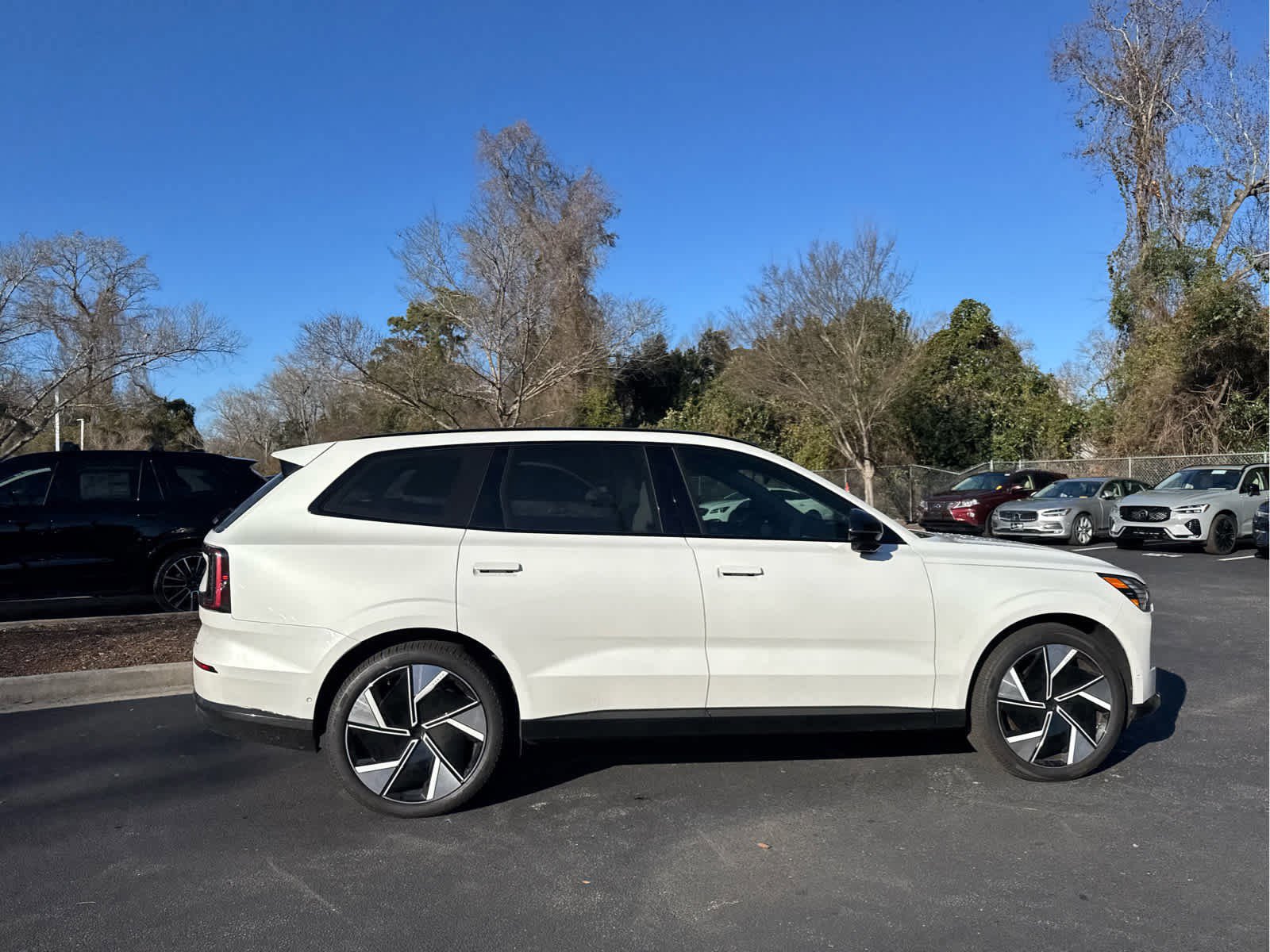 Certified 2025 Volvo EX90 Ultra image 12