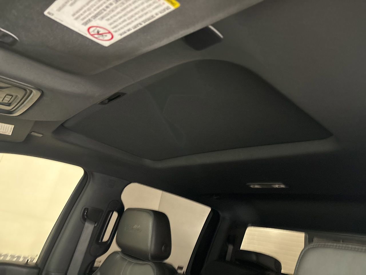 Used 2020 Chevrolet Silverado 3500 High Country w/ Technology Package image 11