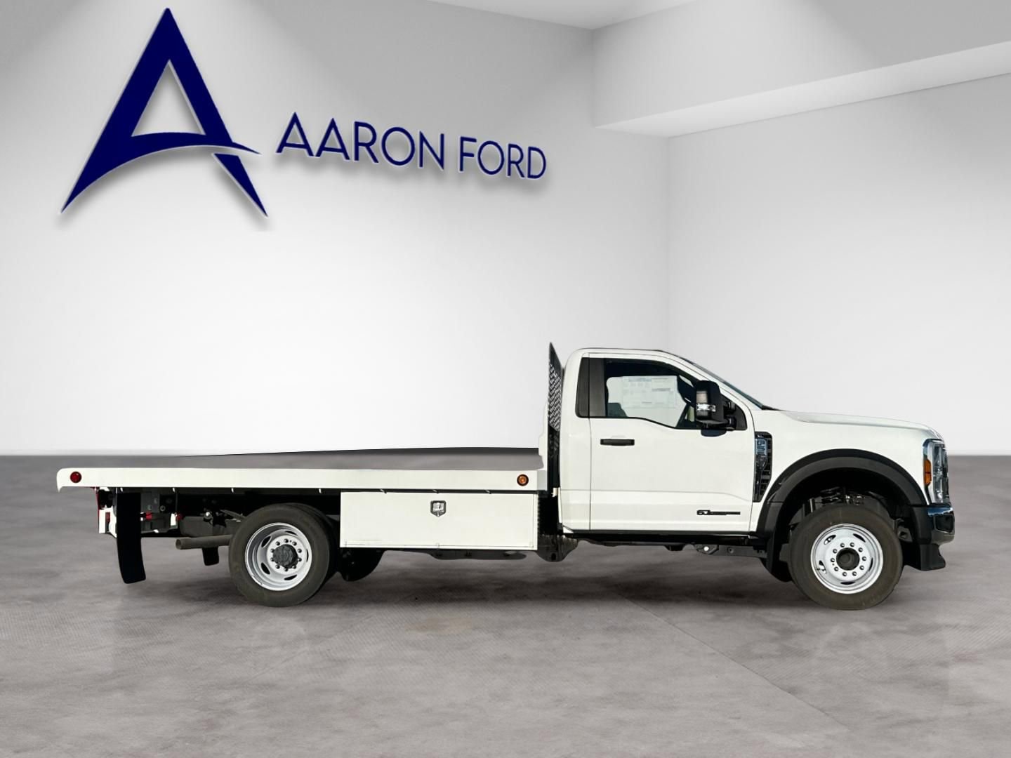 Used 2024 Ford F550 2WD Regular Cab Super Duty w/ XL Chrome Package image 7