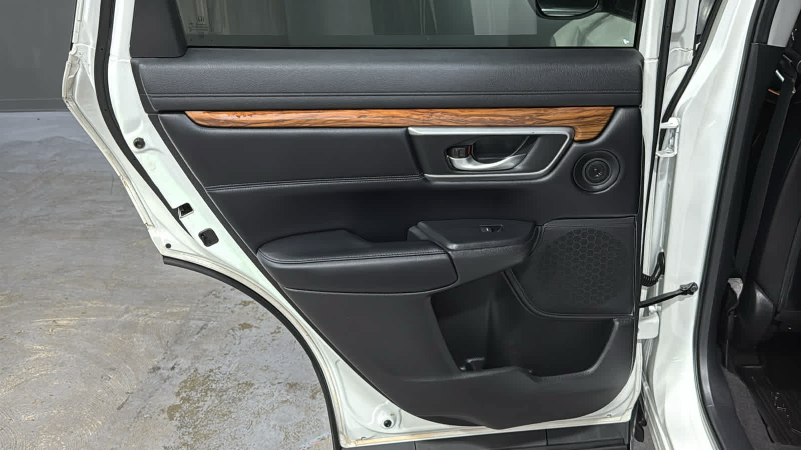 Used 2017 Honda CR-V Touring image 20