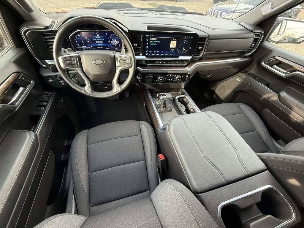 Used 2024 Chevrolet Silverado 1500 LT Trail Boss w/ Convenience Package II AWD/4WD image 18