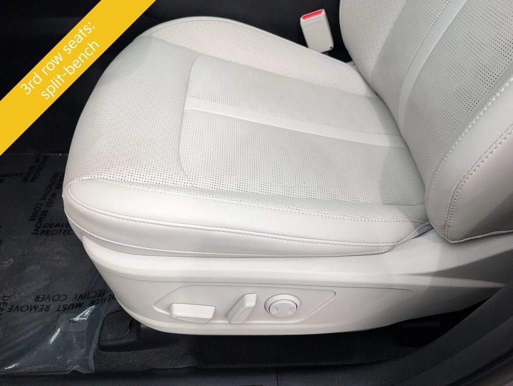 Certified 2025 Kia Sorento S w/ Panoramic Sunroof Package AWD/4WD image 16