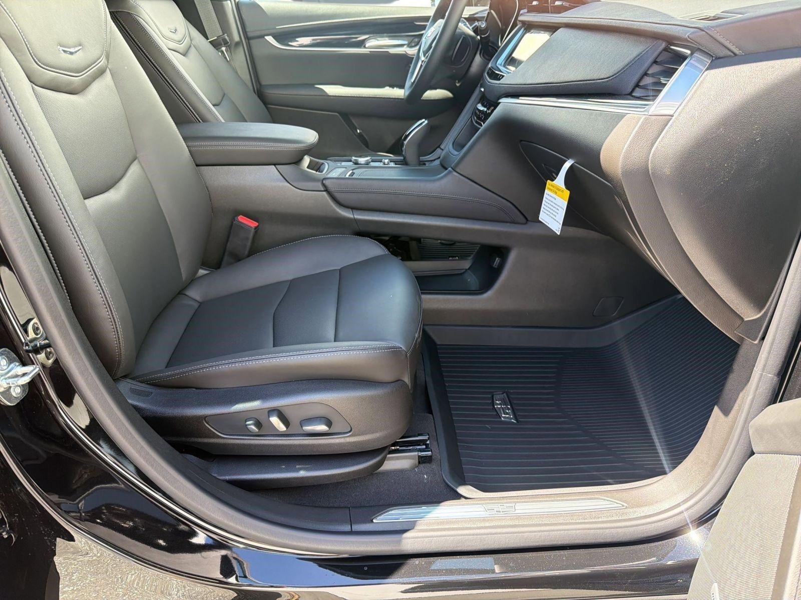 New 2026 Cadillac XT5 Premium Luxury w/ LPO, Floor Liner Package AWD/4WD image 31