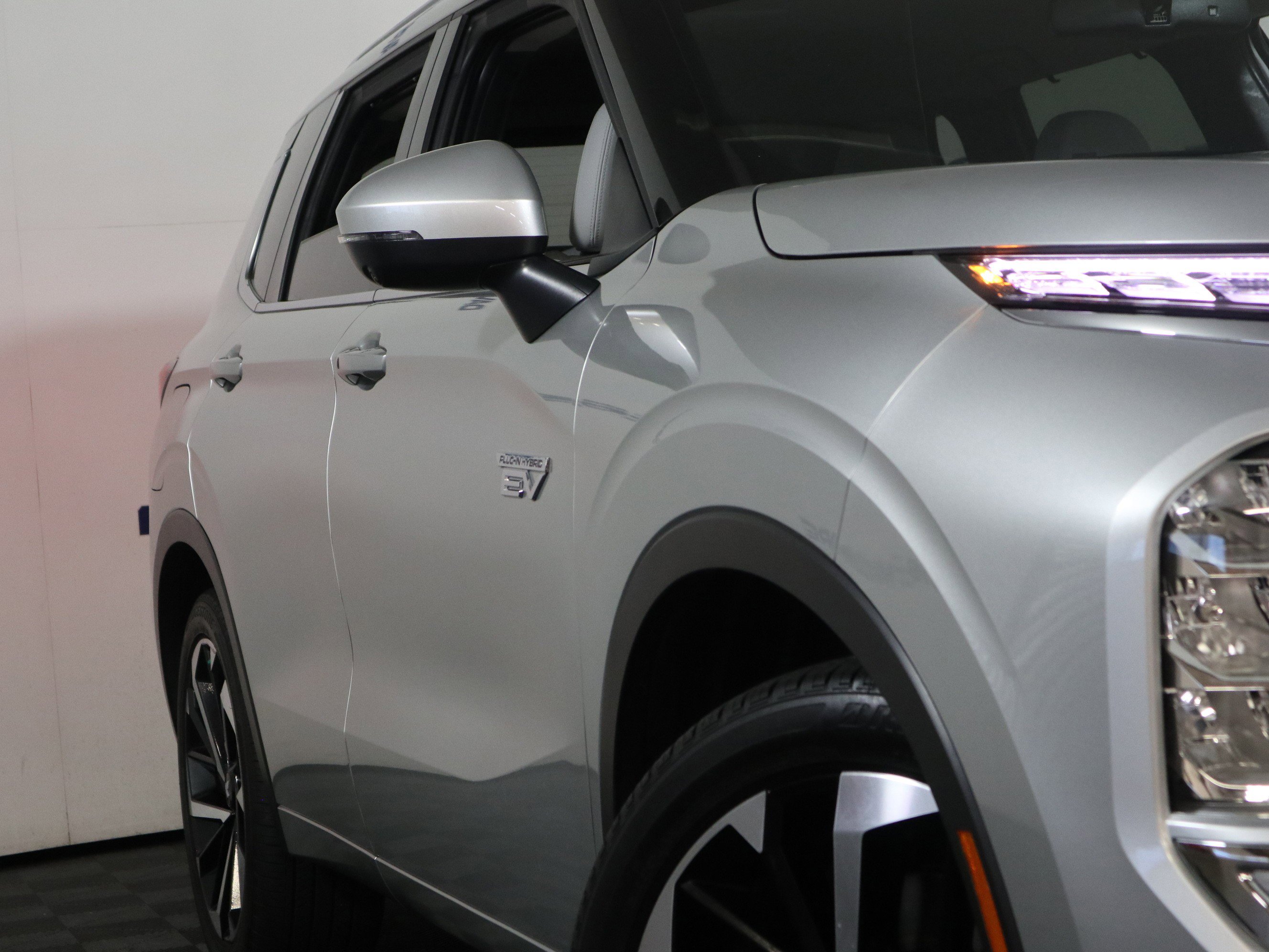 Used 2024 Mitsubishi Outlander SEL image 3