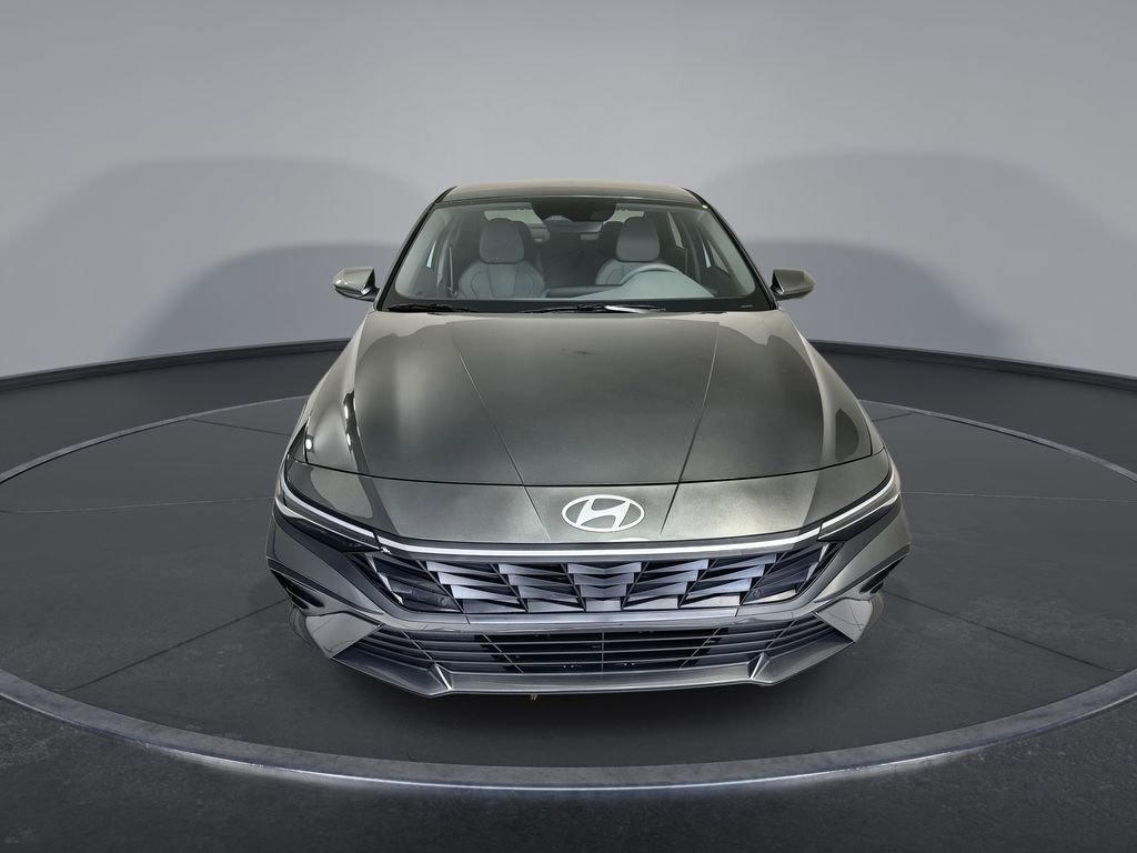 New 2026 Hyundai Elantra SE FWD image 3