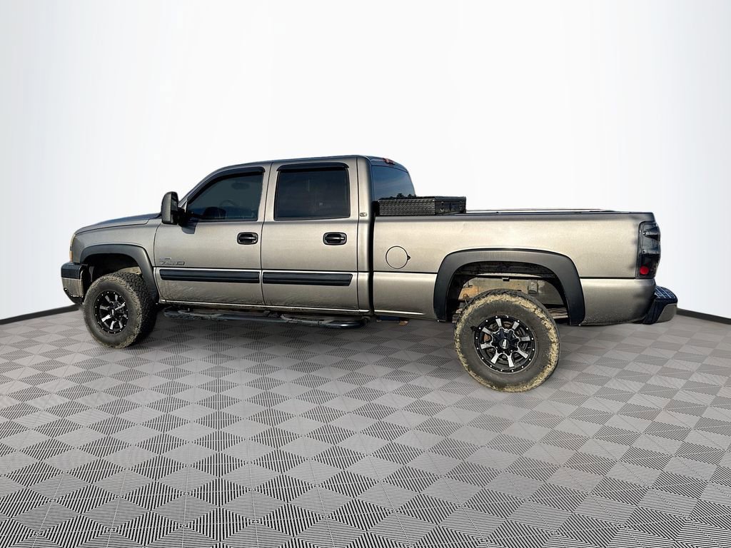 Used 2006 Chevrolet Silverado 2500 LT w/ Heavy-Duty Power Package image 6