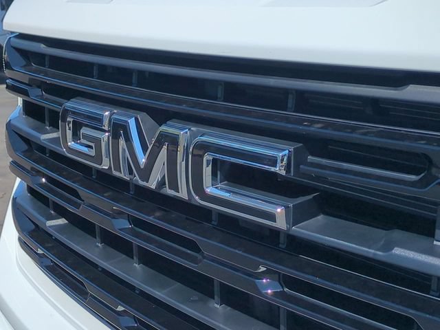 New 2026 GMC Sierra 1500 Elevation w/ LPO, Elevation Black Package AWD/4WD image 33