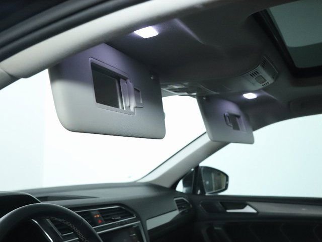 Used 2022 Volkswagen Tiguan SE w/ Panoramic Sunroof Package image 20