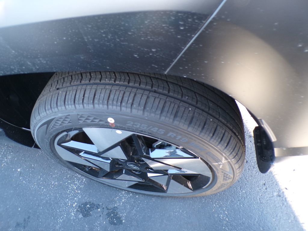 New 2026 Hyundai Kona Limited AWD/4WD image 11