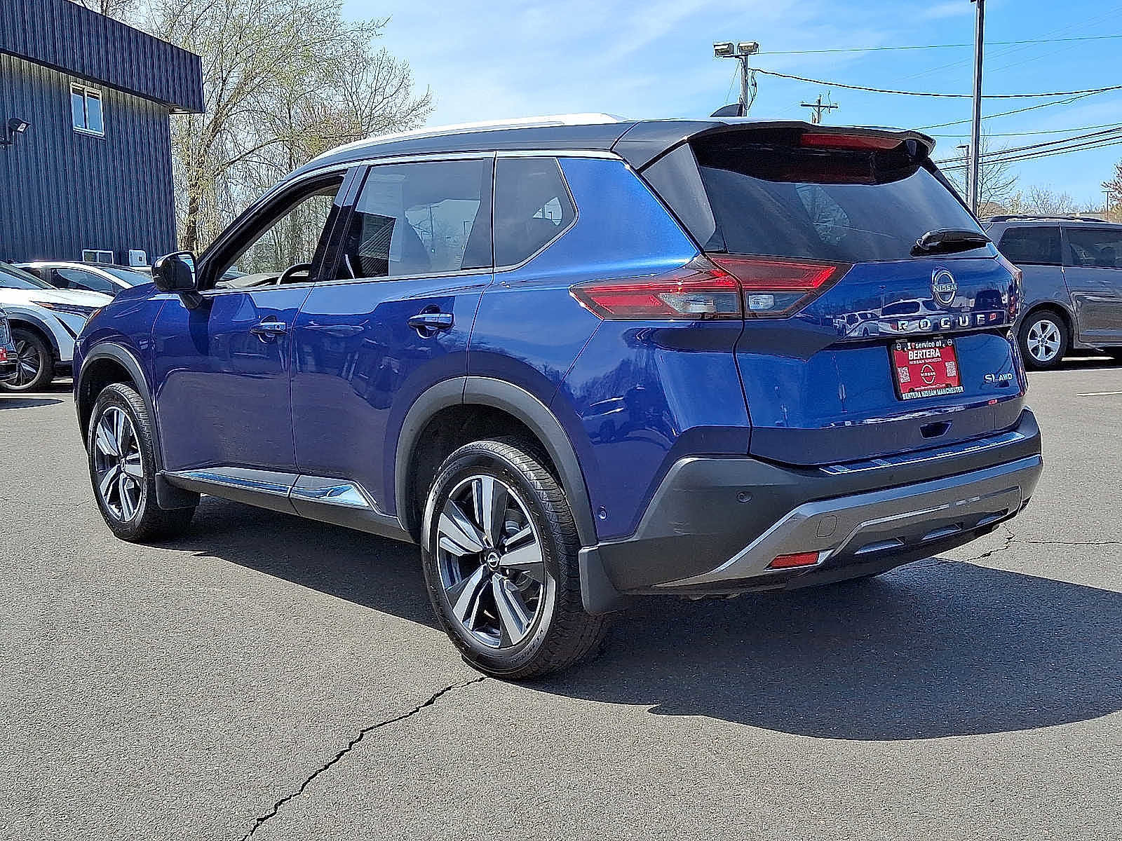 Used 2022 Nissan Rogue SL w/ SL Premium Package image 6