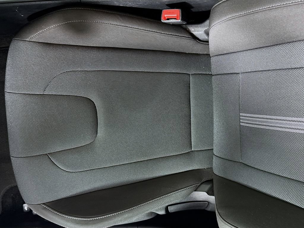 Certified 2025 Hyundai Elantra SE image 19