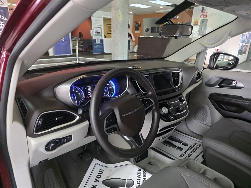 Used 2021 Chrysler Voyager LX FWD image 25